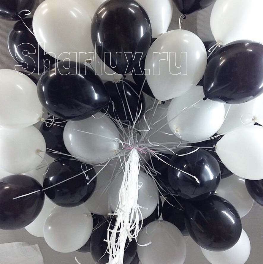 Черно-белое облако из 50 воздушных шаров