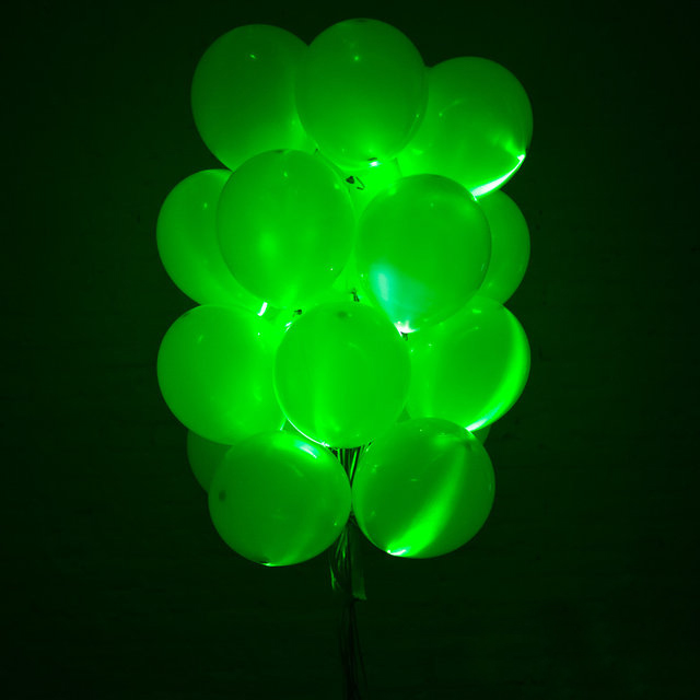 Светящиеся шары зеленого цвета, 30 см
