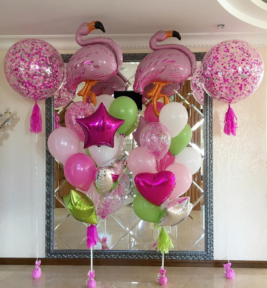 Букет розовых шаров с фигурой фламинго