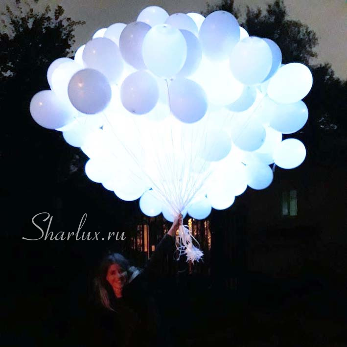 100 светящихся воздушных шаров  для девушки
