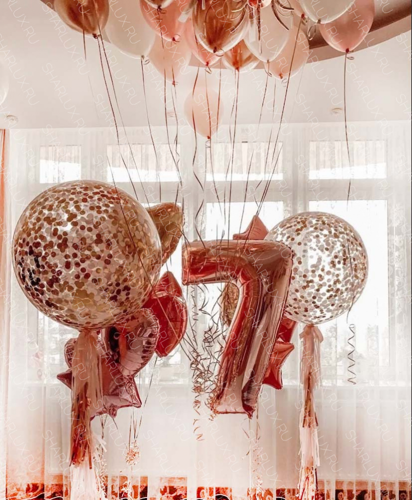 Розовая композиция шаров на день рождения