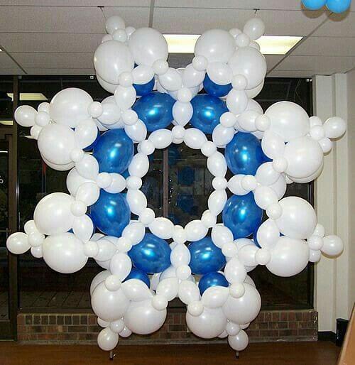 Снежинки из воздушных шаров